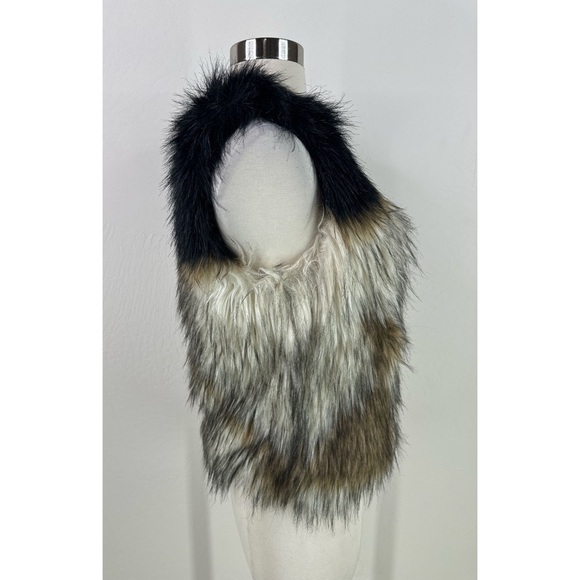 Tatula Faux Fur Vest - Picture 3 of 10